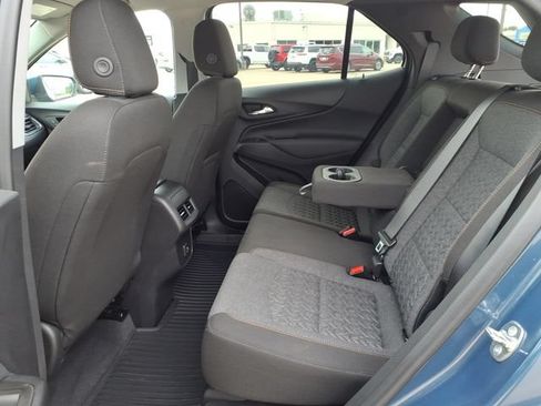 Used 2024 Chevrolet Equinox LT FWD image 17
