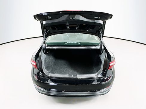 Used 2025 Volkswagen Jetta SE image 28