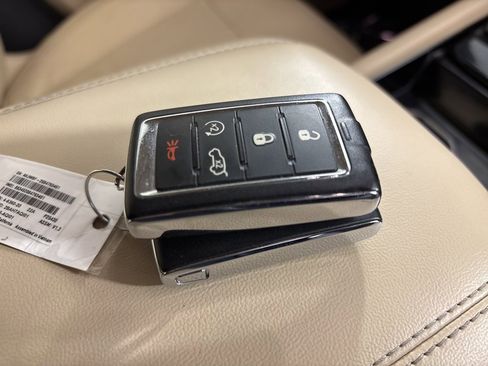 Used 2022 Jeep Grand Cherokee L Limited image 47