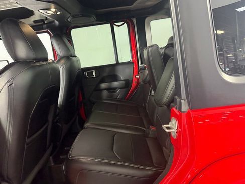 Used 2023 Jeep Wrangler Unlimited Sahara AWD/4WD image 27