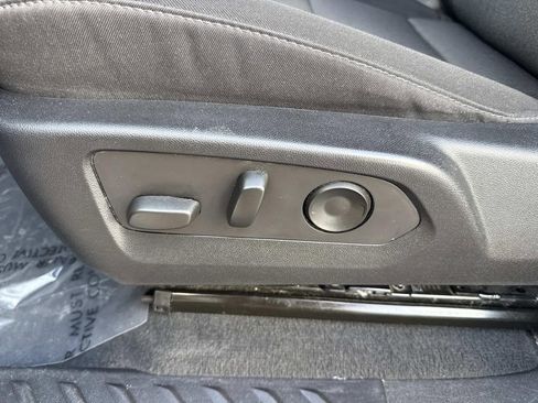 Used 2023 Chevrolet Colorado Trail Boss image 26