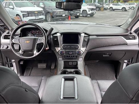 Used 2019 Chevrolet Suburban LT AWD/4WD image 9