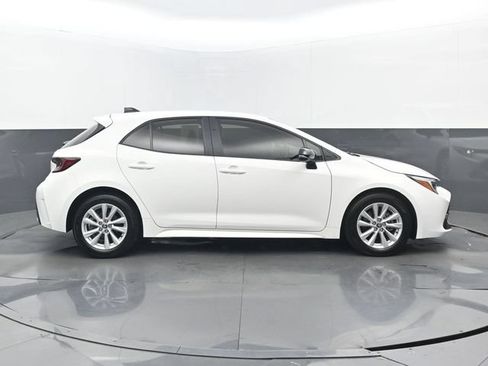 Used 2026 Toyota Corolla SE FWD image 2