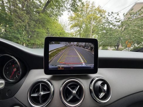 Used 2019 Mercedes-Benz GLA 250 4MATIC image 18