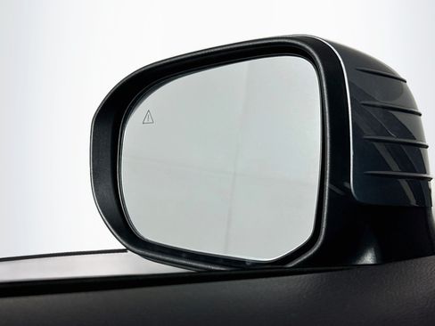 Used 2025 Kia Telluride S FWD image 16