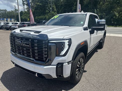Used 2024 GMC Sierra 2500 Denali Ultimate AWD/4WD image 12