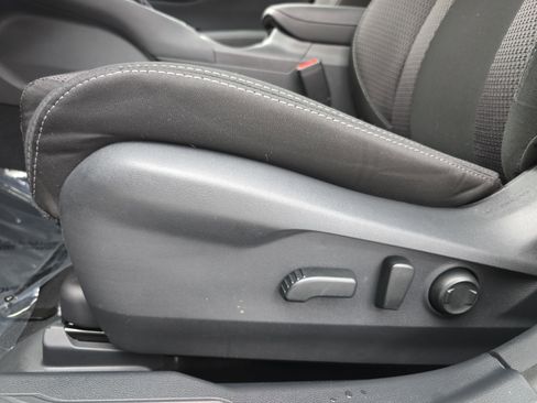 Used 2025 Subaru Outback Premium w/ Popular Package #1A image 28