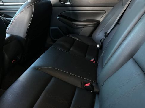 Used 2023 Nissan Altima 2.5 SR w/ SR Premium Package image 5