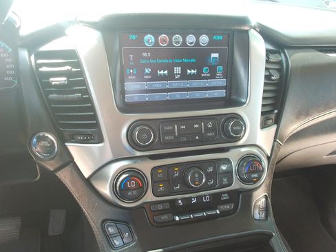 Used 2018 Chevrolet Suburban Premier RWD image 14
