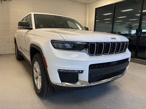 Used 2023 Jeep Grand Cherokee L Limited AWD/4WD image 37