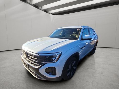 Used 2024 Volkswagen Atlas Cross Sport SE image 1