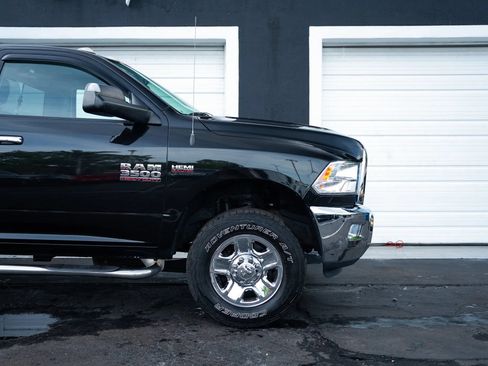 Used 2018 RAM 3500 SLT w/ Snow Chief Group AWD/4WD image 9