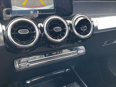 Used 2020 Mercedes-Benz GLB 250 4MATIC image 18