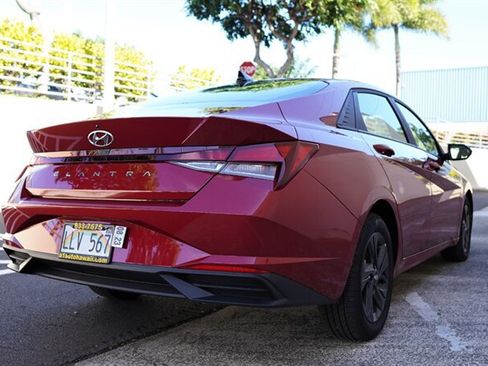 Used 2021 Hyundai Elantra SEL w/ Convenience Package FWD image 4