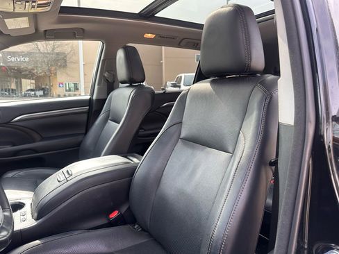 Used 2018 Toyota Highlander Limited Platinum w/ Protection Package #3 image 22