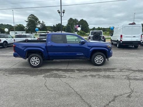 Used 2025 Toyota Tacoma SR5 RWD image 15