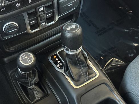 Used 2025 Jeep Wrangler Unlimited Sport AWD/4WD image 22