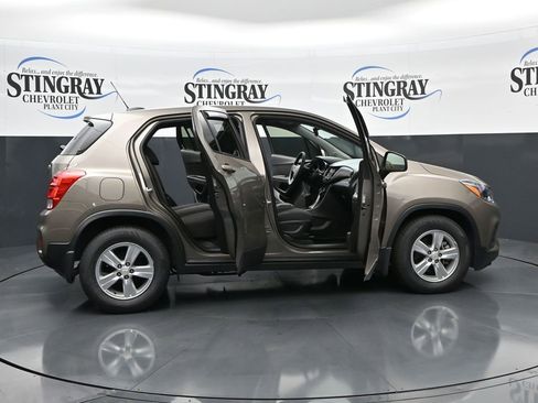 Used 2021 Chevrolet Trax LS w/ Tint and Cruise Package image 27