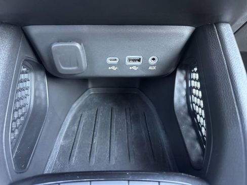 Used 2022 Chevrolet TrailBlazer RS image 33