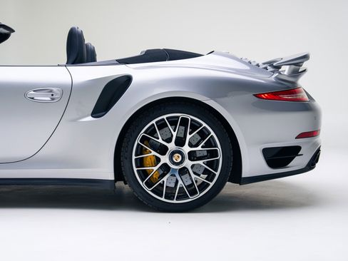 Used 2016 Porsche 911 Turbo S image 16