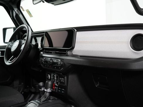 Used 2025 Jeep Wrangler Unlimited Sport AWD/4WD image 27