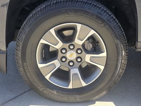 Used 2020 Chevrolet Colorado Z71 image 9