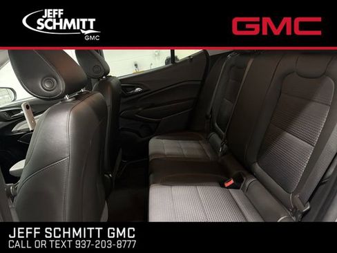 Certified 2025 Chevrolet Trax LT w/ LT Convenience Package image 16