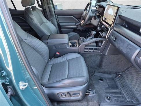 Used 2025 Toyota 4Runner TRD Off-Road Premium AWD/4WD image 19