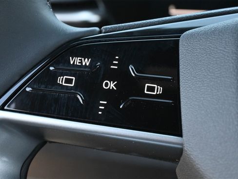 Certified 2025 Audi Q5 Premium w/ Convenience Package AWD/4WD image 7