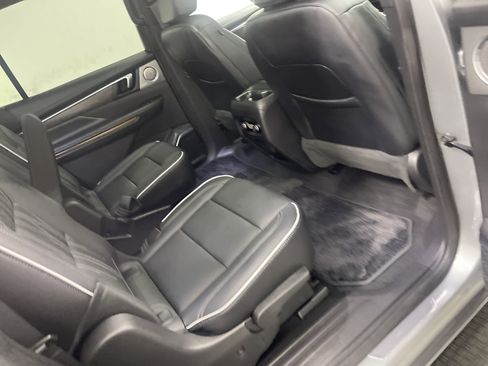 Used 2026 Buick Enclave Avenir image 22