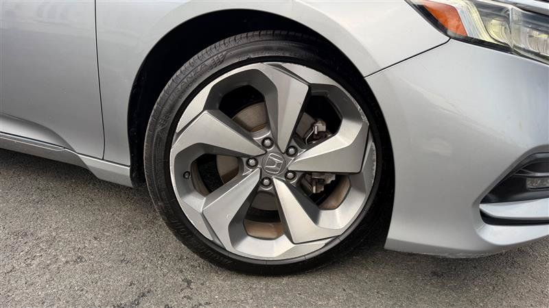 Used 2018 Honda Accord Touring image 15
