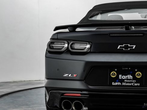 Used 2024 Chevrolet Camaro ZL1 RWD image 18