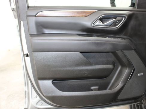 Used 2024 Chevrolet Tahoe High Country image 17