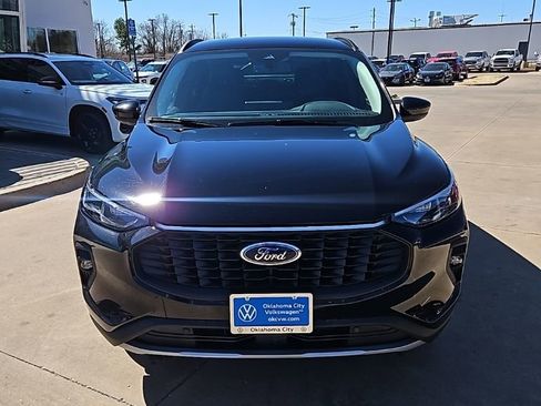 Used 2025 Ford Escape Platinum AWD/4WD image 2