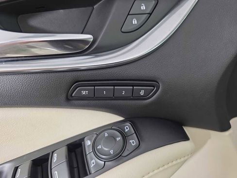 Used 2023 Buick Enclave Avenir w/ Avenir Technology Package image 29