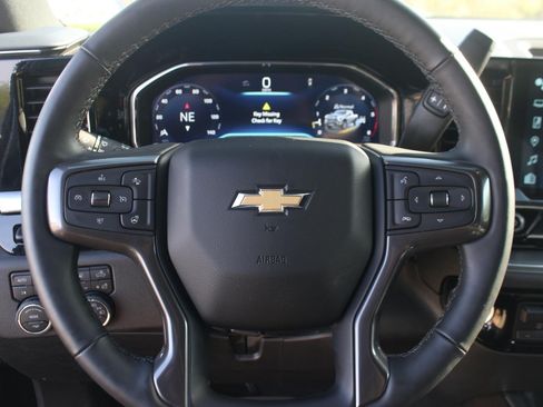 Used 2025 Chevrolet Silverado 2500 High Country w/ Technology Package AWD/4WD image 19