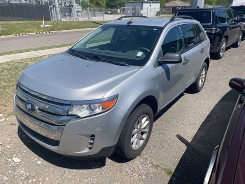 Used 2013 Ford Edge SE image 2