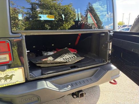 Used 2017 Jeep Wrangler Unlimited Rubicon image 21