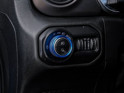 Used 2021 Jeep Gladiator Willys image 38