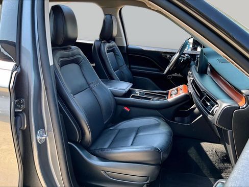 Used 2024 Lincoln Aviator Reserve AWD/4WD image 16