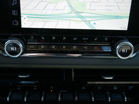 New 2025 Chevrolet Colorado ZR2 w/ Off-Road Front Bumper Package AWD/4WD image 8