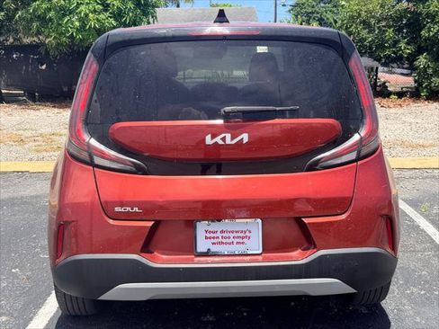 Used 2023 Kia Soul LX FWD image 6