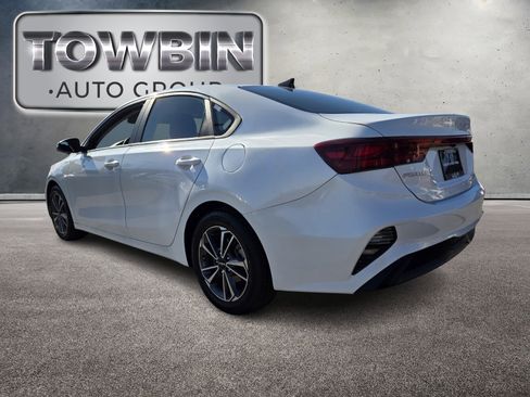 Certified 2022 Kia Forte LXS image 7