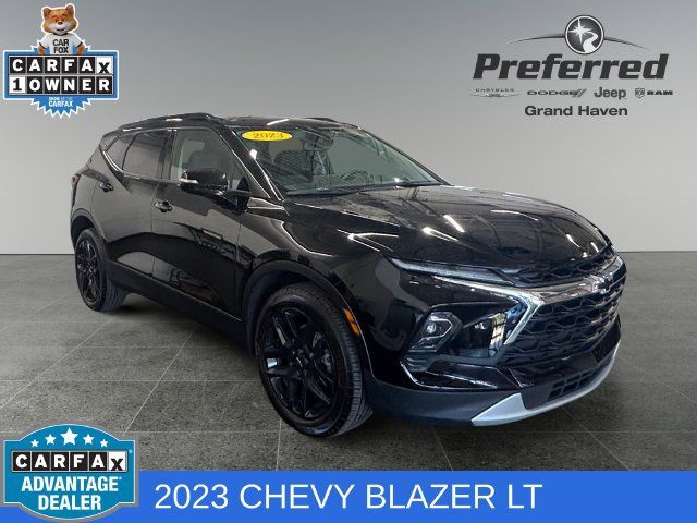 Used 2023 Chevrolet Blazer LT AWD/4WD image 1