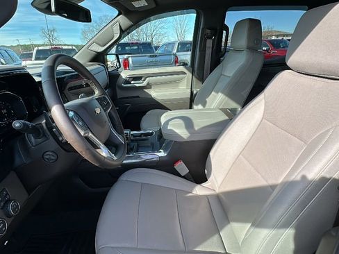 Used 2025 Chevrolet Silverado 1500 LTZ w/ LTZ Convenience Package II AWD/4WD image 9