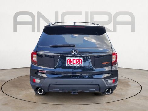 Used 2025 Honda Passport TrailSport image 9