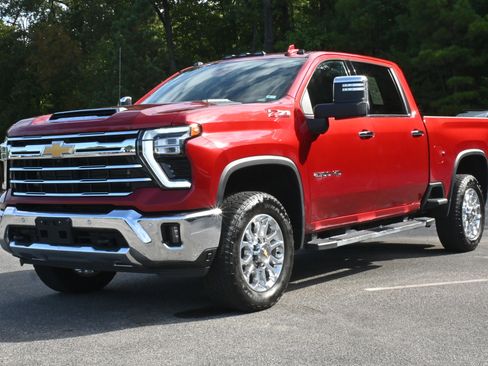 Used 2024 Chevrolet Silverado 2500 LTZ w/ LTZ Plus Package image 5