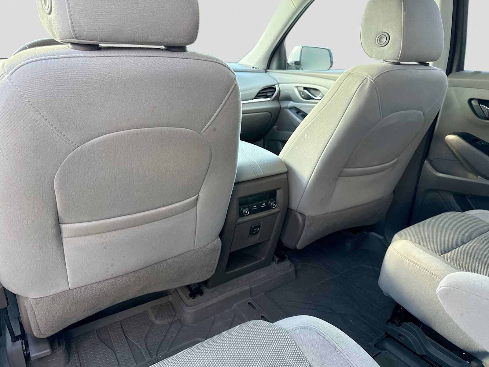 Used 2019 Chevrolet Traverse LT w/ LPO, Floor Liner Package AWD/4WD image 17