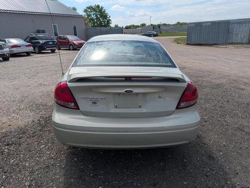 Used 2005 Ford Taurus SE FWD image 45