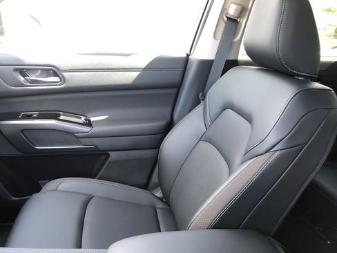 New 2026 Nissan Pathfinder SL w/ SL Premium Package image 32